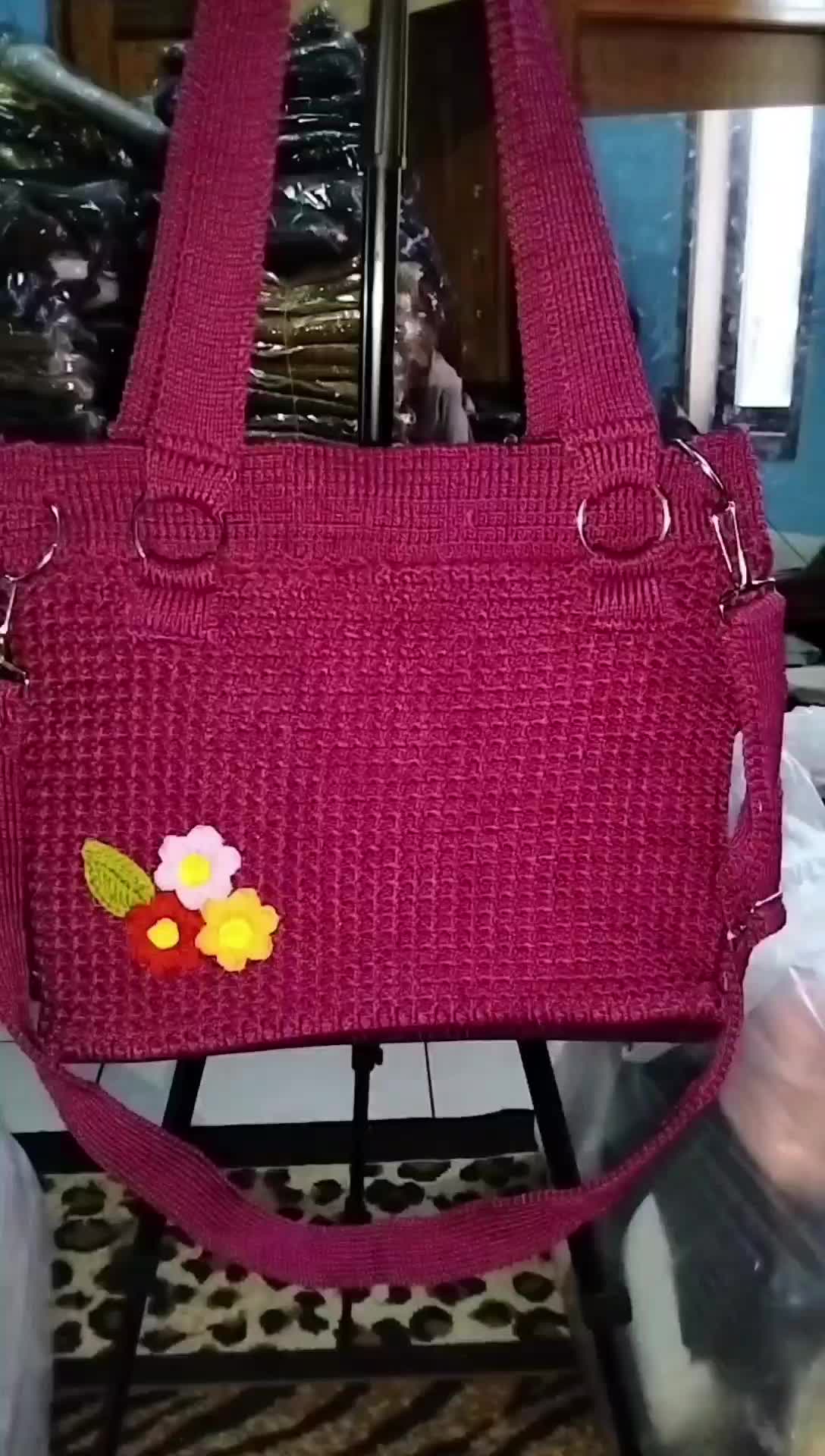 Tas rajut bungga totte dua tali