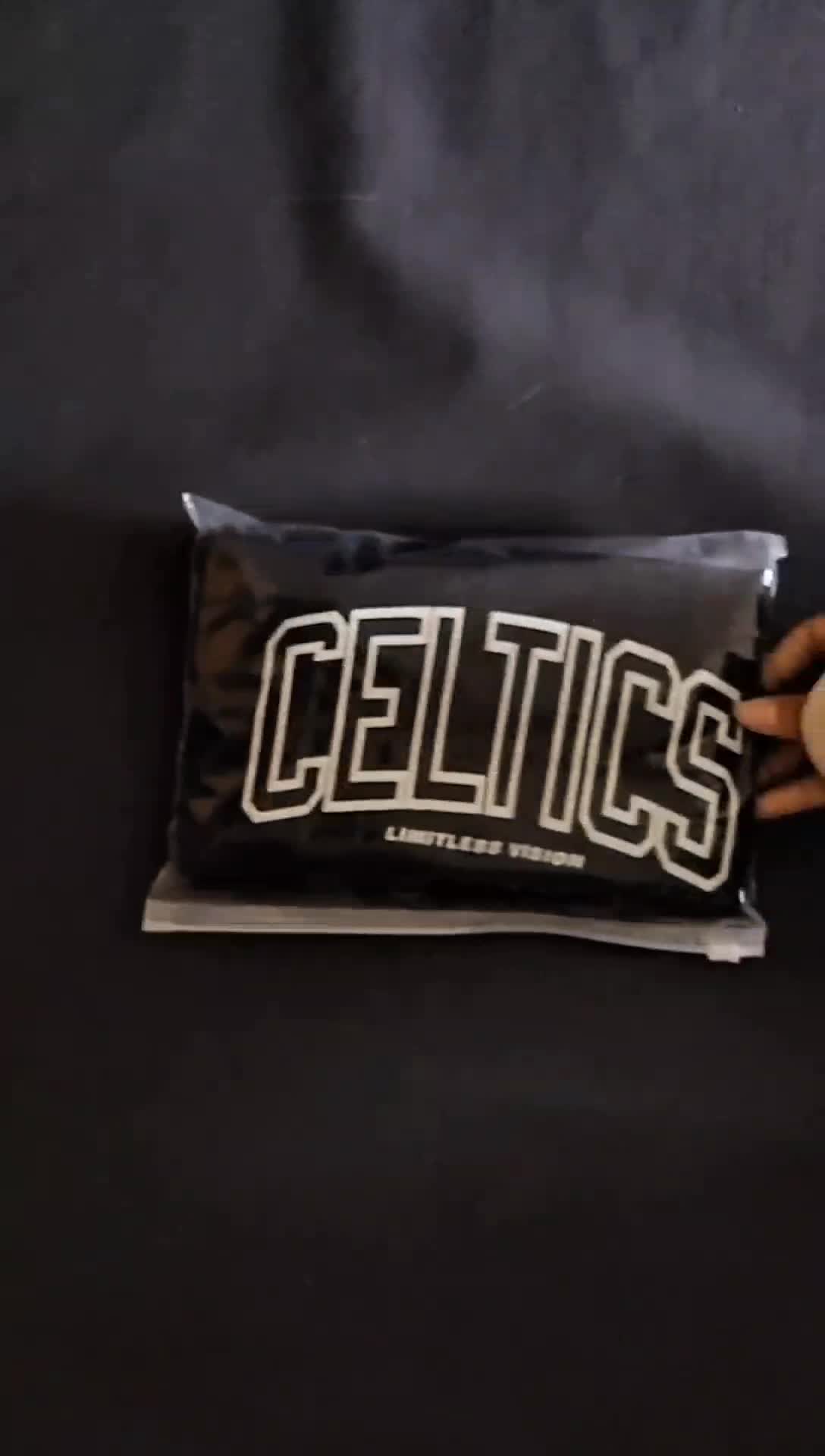 ZAVISION.LTD Kaos Baju Distro Basket Celtics Glow In The Dark Hitam Unisex Cotton Combed 24s Cowok Katun T-Shirt Sport Pendek Sablon Nyaman Garis