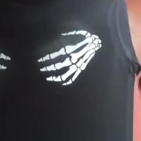 Baby Tee Skull Hand Y2k Style Crop Tee