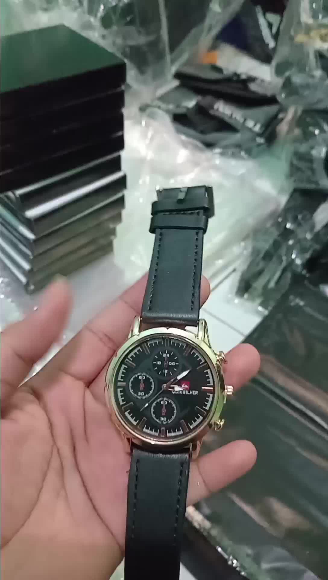 paket lengkap isi 5,tas selempang bonus jam tangan dompet kacamata dan topi Pria