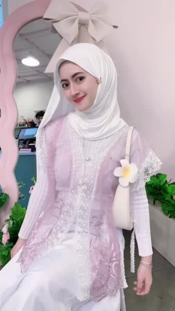 Vest Berukat Renda Besar  Atasan Wanita Rompi (Mewah)