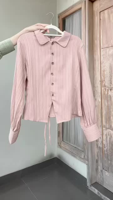 BY IKKO. Atasan Wanita Andhara Crop Kemeja Cardigan Outer Polos