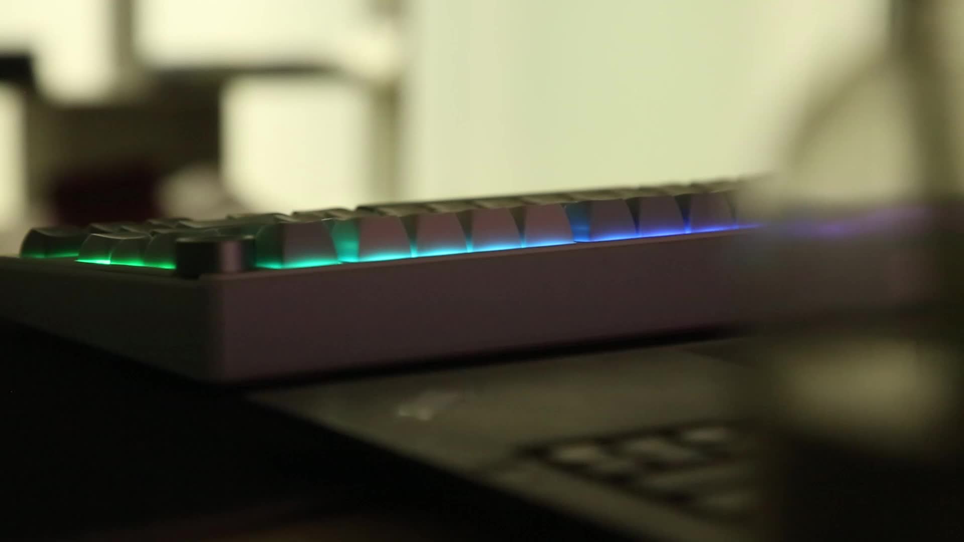 (COD)Keyboard Mekanik RK ROYAL KLUDGE R75 Kabel dengan Knob Volume, r75% TKL Kustom Gaming Keyboard Gasket Mount RGB Backlit dengan Perangkat Lunak, Hot Swappable Silver Switch, PBT Keycaps Computer Wired Multicoloured