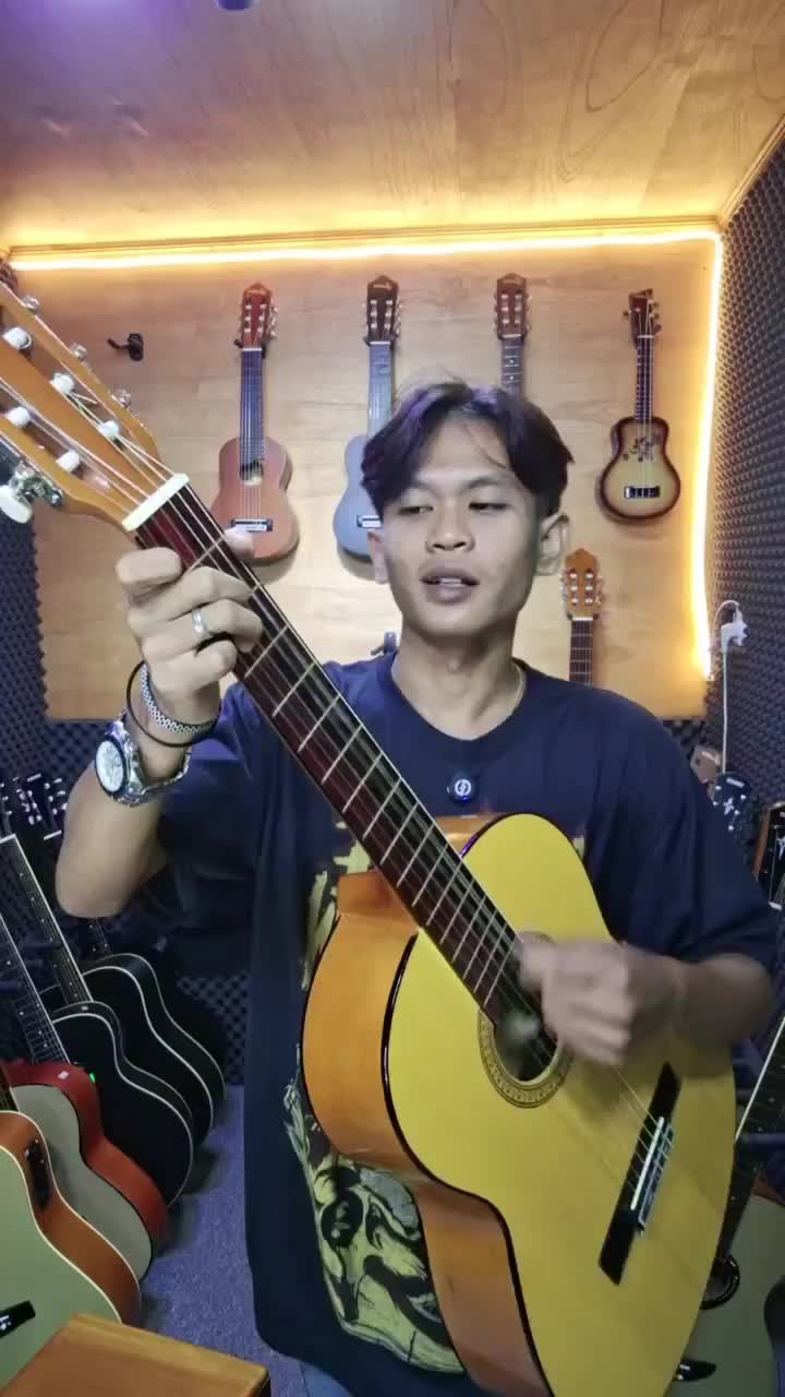 Gitar Klasik Soeltan C315 Tanam Besi