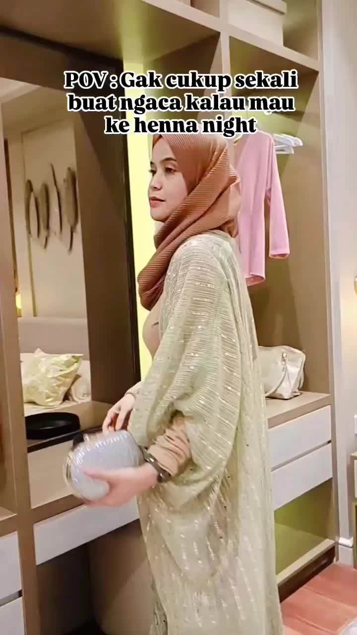 outer blink nayla Wanita Dewasa Panjang