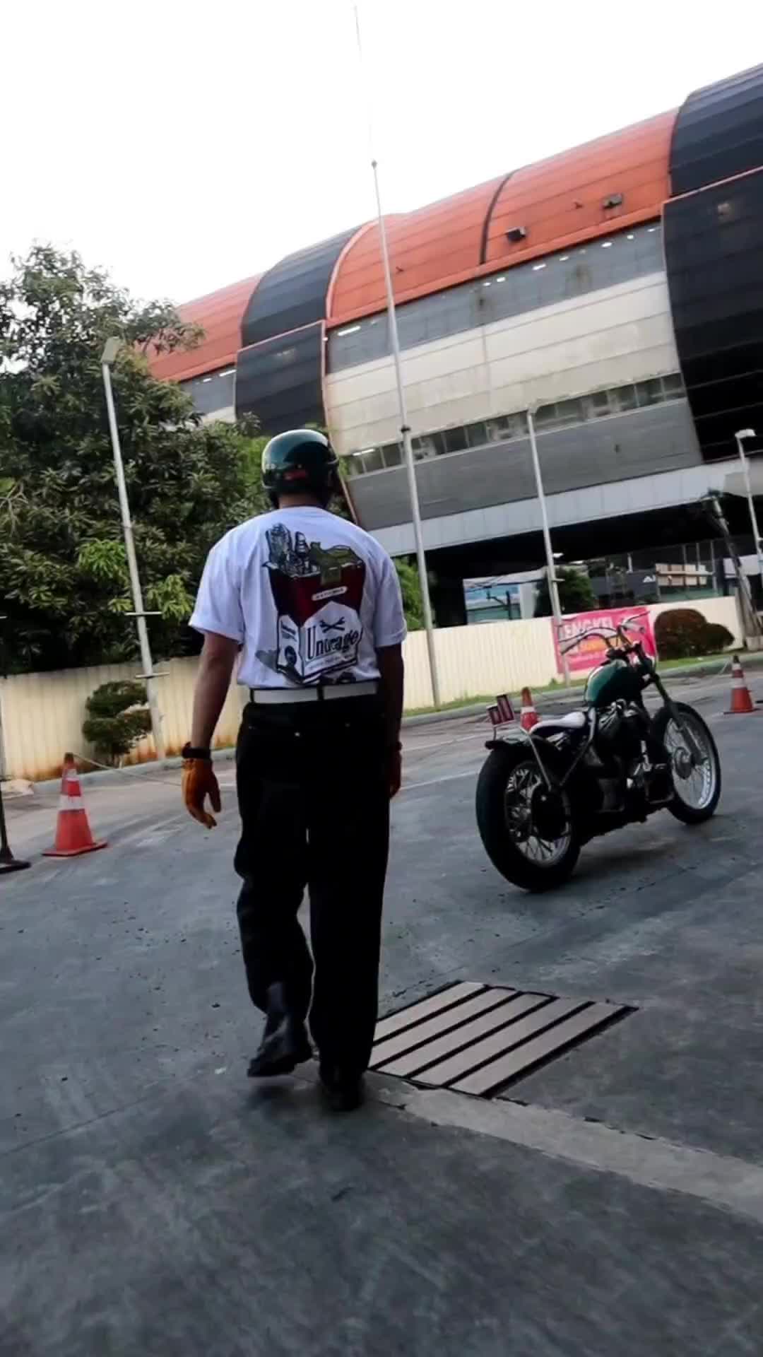 UDGE White Short Sleeve Enthusiasm Motorcycle Addict | Biker Apparel