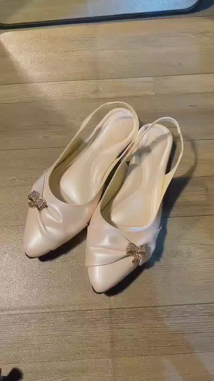 Occilouisa- Sepatu Flat Shoes Fashion Wanita Sandal Flat Shoes Bahan Glossy Hitam Sol Karet