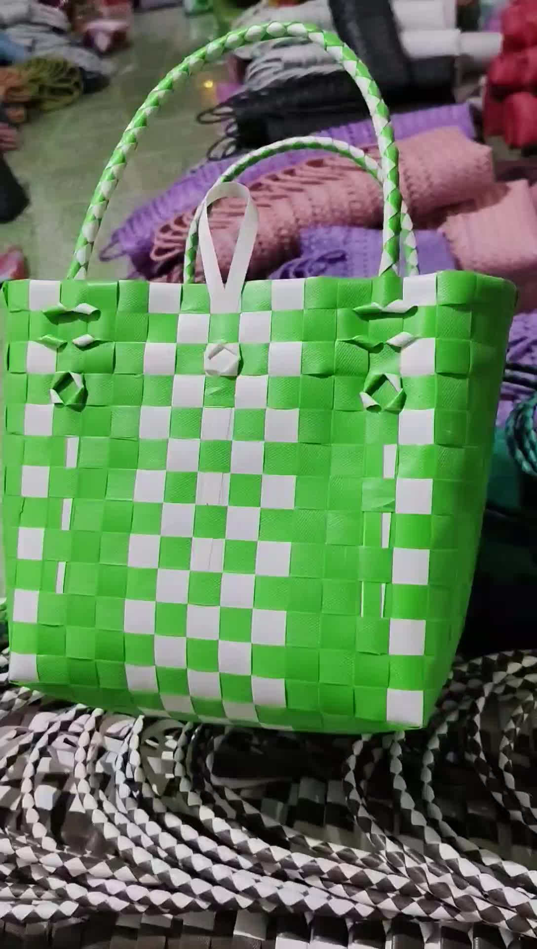 tas anyaman model cinta kotak ada pengait