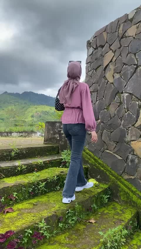 Praya.clo Atasan Blouse Croptop Wanita Kekinian Cerry Blouse