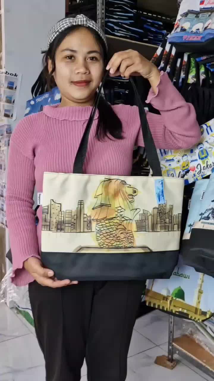 TAS SINGAPORE Tote Bag Model Tali Sumbu Hitam, oleh oleh , Souvenir , siap kirim TSH 001