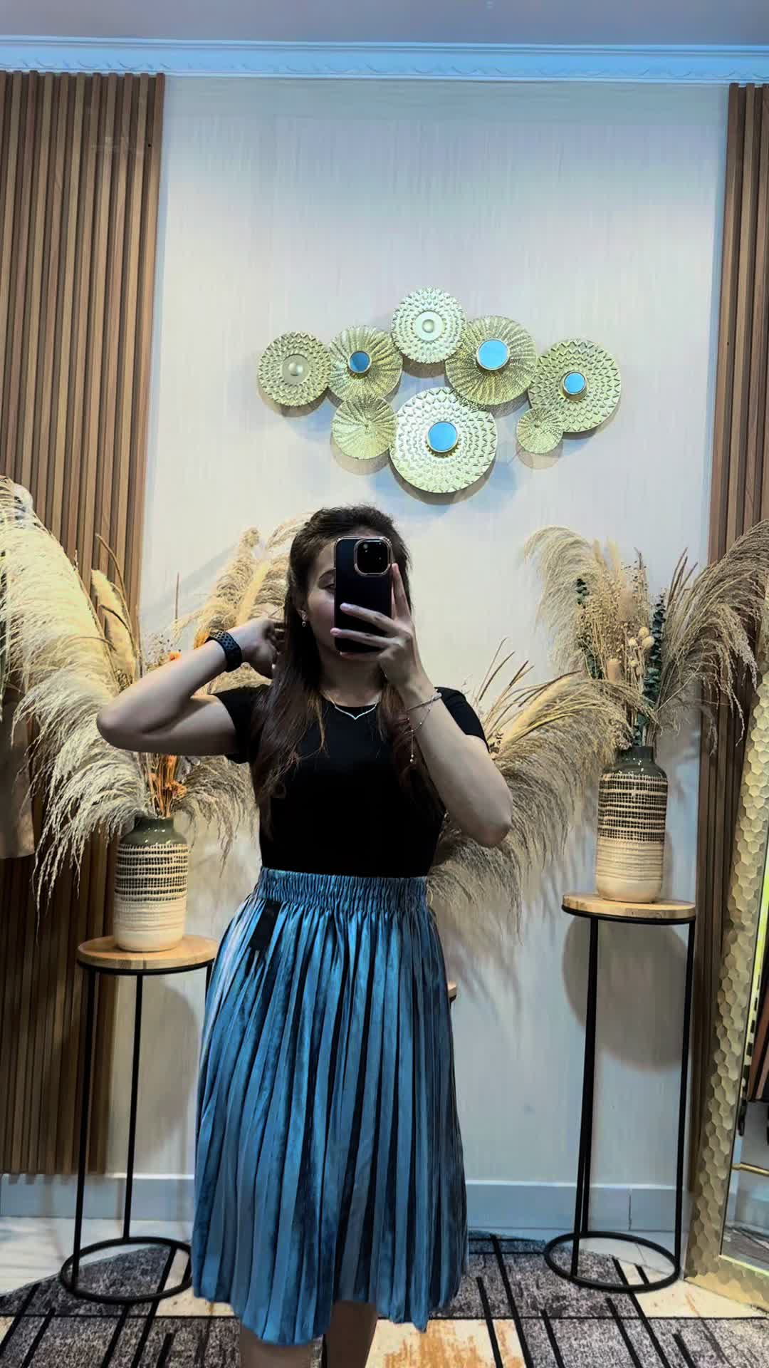 Rok Plisket Bludru Pendek Dewasa Premium/Bludru Velvet Premium Formal Karet Midi Melar Nyaman Wanita Tebal