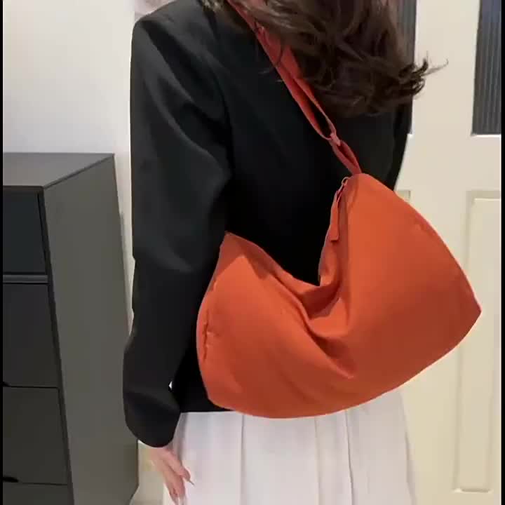 CHIYUM Tas Selempang Wanita Bahu Kain Nilon Lembut Untuk Wanita Lipit Solid Warna Kapasitas Besar Pria Korean Style Tas Sekolah Cowok Wanita Import Tangan Desain Sederhana Tas Cewek Sekolah Tas Messenger Travel Bag