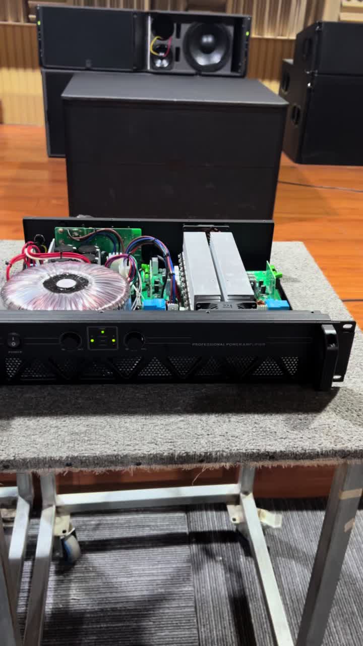 Amplifier dua saluran profesional, kualitas suara besar, kelas H, daya yang kuat,