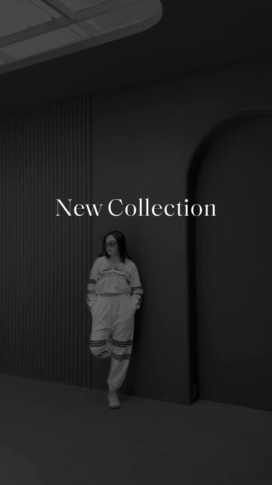 Enough - One Set Hoodie Crop Zipper dan Celana Jogger Sweatpants Wanita Butterfly Effect Sweater Setelan Panjang Baju