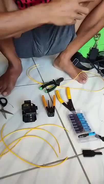 Casing  Penyambung Fiber Optic 2c 4c Branching 2 4 core Flat Drop Cable Splitter Protection Box