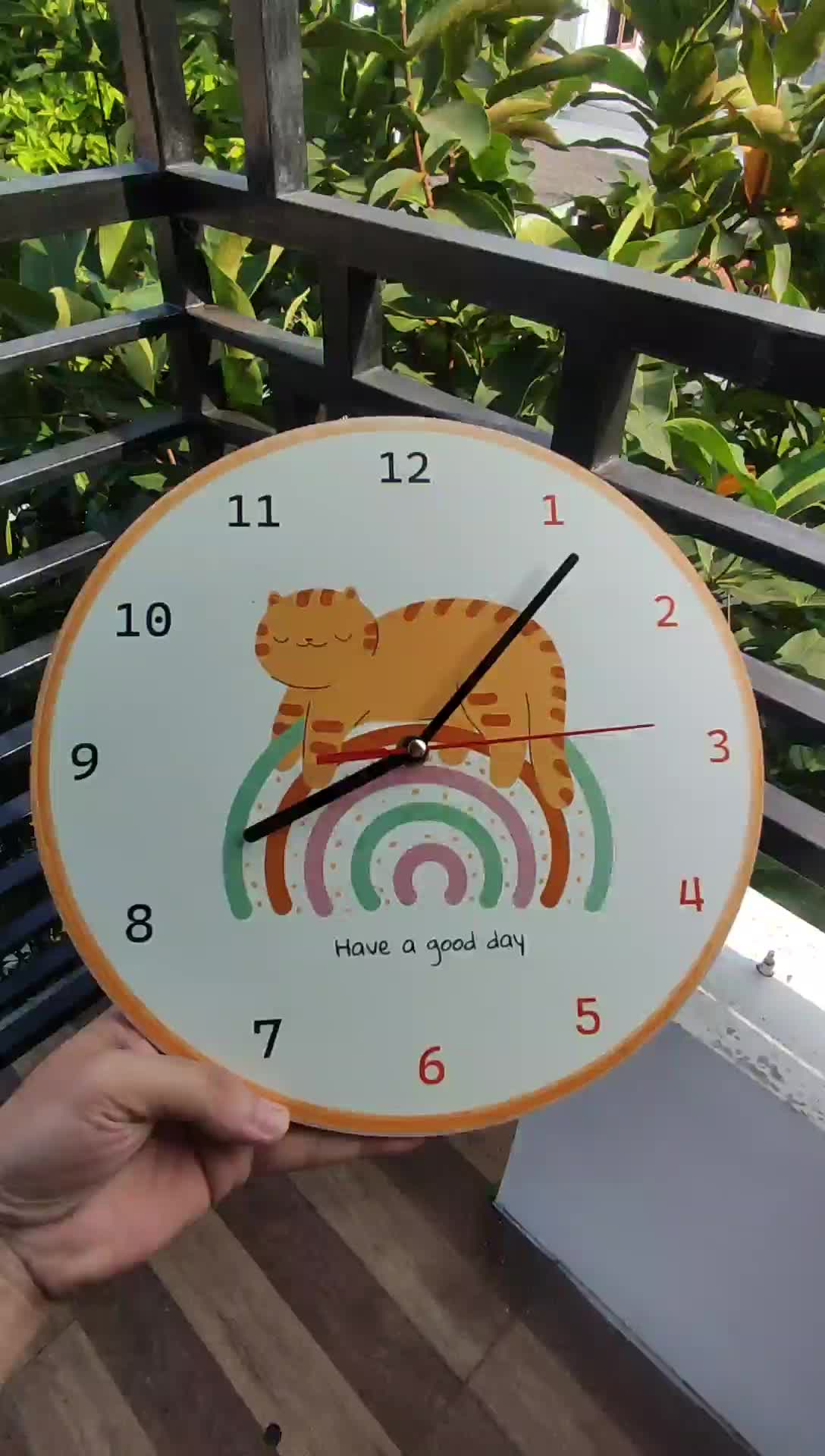 jam dinding unik kucing lucu minimalis aesthetic dekorasi dinding hiasan rumah diameter 30 cm (BESAR) mesin sweep senyap dan detak murah kualitas waterbased anti jamur bahan kayu mdf 6mm