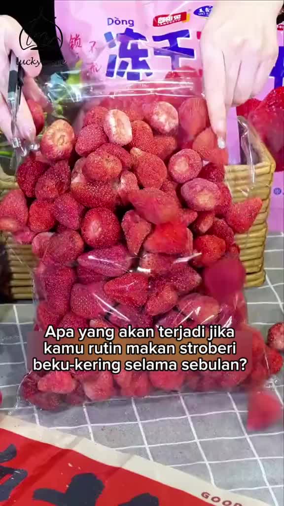 [Luckymore] HALAL Stroberi Beku Kering Renyah 52g, Keripik Stroberi Renyah, Keripik Buah Krispy, Cemilan sehat buah kering stroberi kering