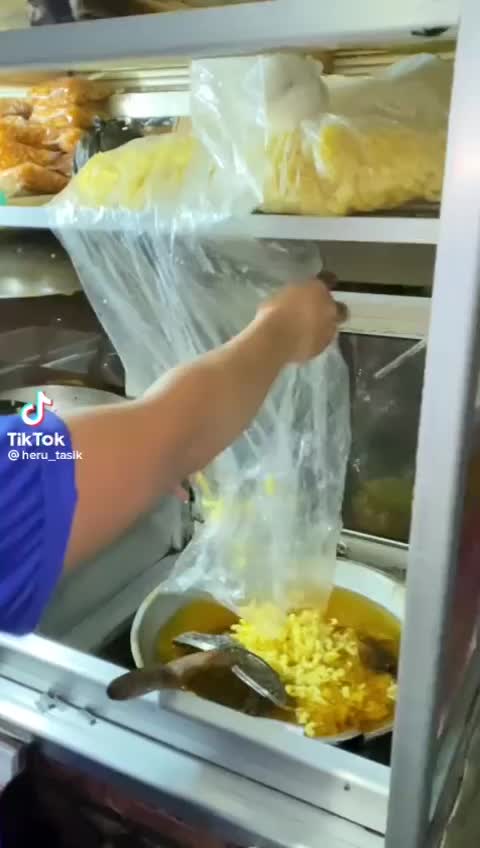 MACARONI MANG ADE CIPASUNG 1 KG MAKARONI CIKRUH KRIUK ENAK CEMILAN MAKANAN RINGAN MAKARONI VIRAL 10 VARIAN RASA