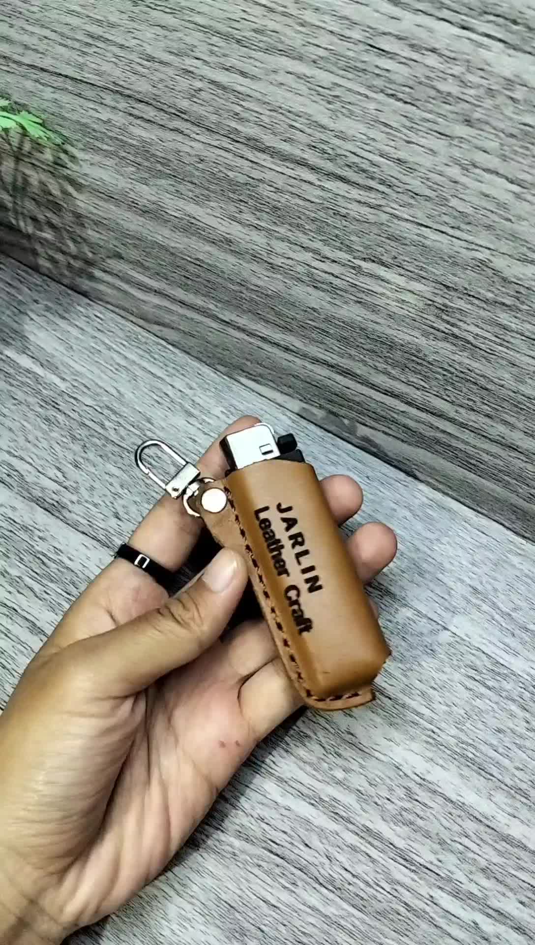 Tempat Korek Pipa Warna Tan Costume dari Kulit Sapi Asli Handmade untuk Pria