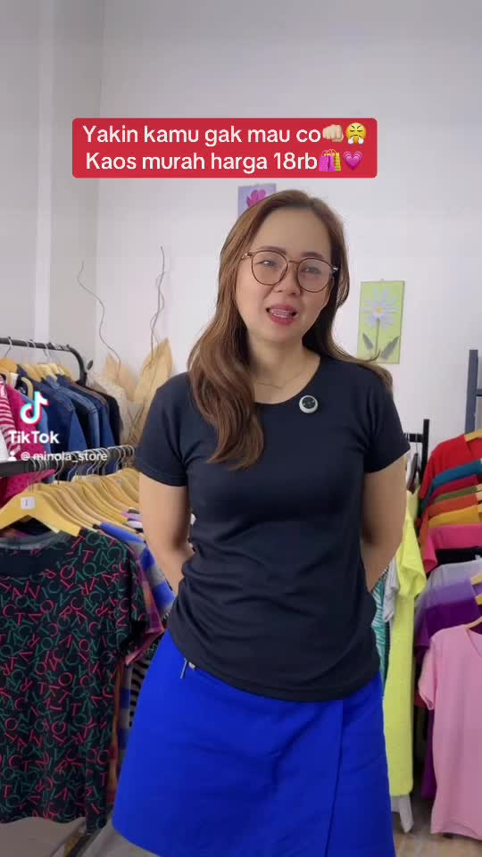 Minola Baju Atasan Oblong Kaos Salur Harian Basic Polos Wanita Dewasa T-shirt Cewek Kasual Santai Keren - Atasan Oblong Pendek Katun Combed Simple Hitam