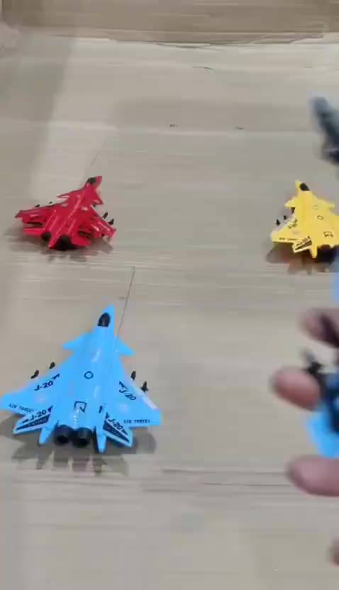 Mainan Anak Pesawat Plane J-20 Terbaru 27MHz | Mainan RC Remote Control Jet J20 Jalan Maju Mundur Pakai Baterai Ada Lampu Bisa Nyala Murah | Mainan Koleksi Pesawat RC J20 Bahan Berkualitas Kemasan Kardus