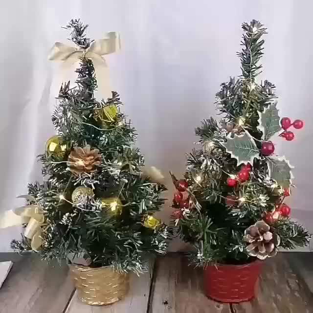 Pohon Natal Mini Dengan Lampu Untuk Dekorasi Meja / Hadiah Natal